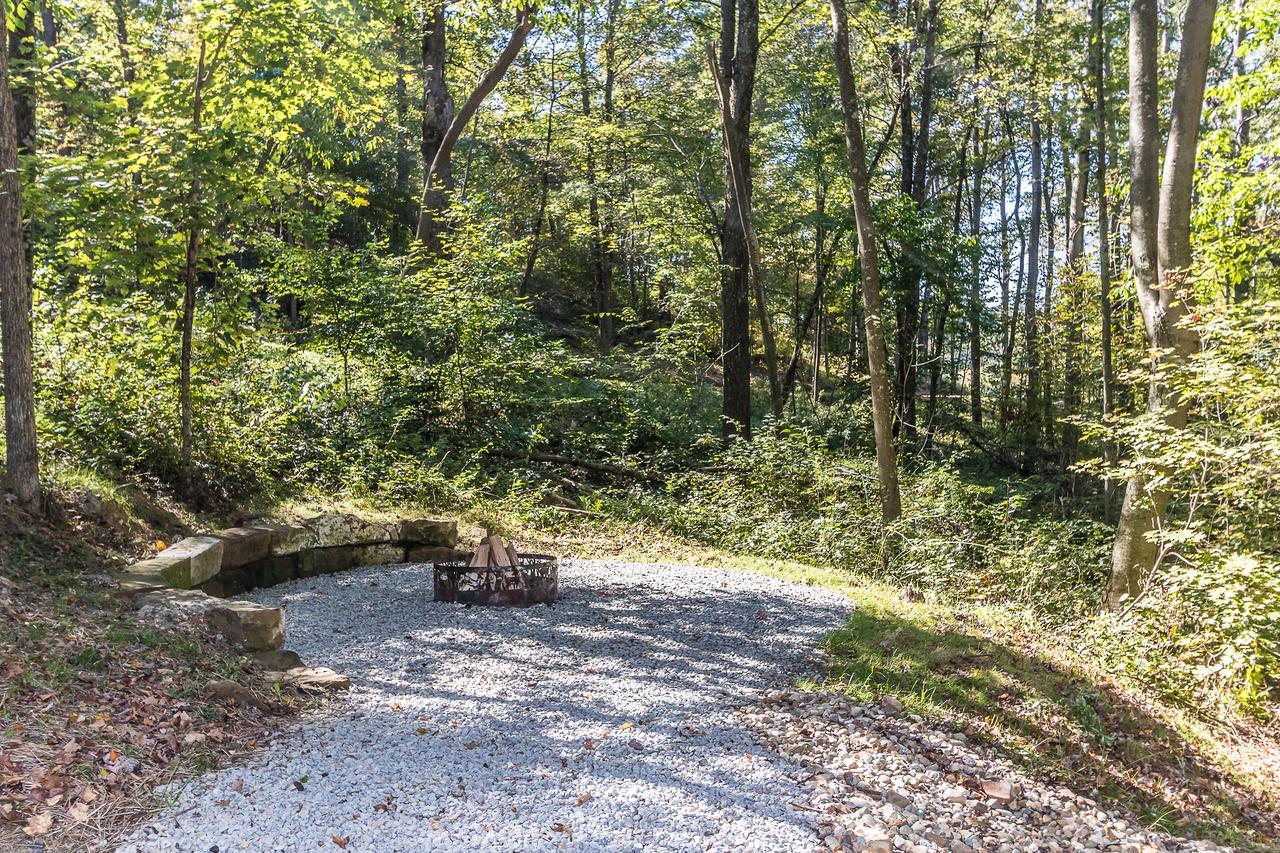 Hocking Hills Cabins & Resort Foxfire โลแกน ภายนอก รูปภาพ